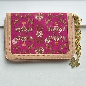 ANNA SUI Zip Around Wallet Wristlet Pink Floral Dragonfly Motif Gold Tone Chain